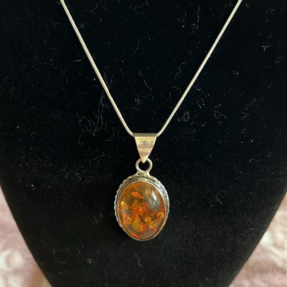Sterling Silver 925 Chain Necklace with Oval Amber Pendant – Natural Gemstone - Picture 2 of 5
